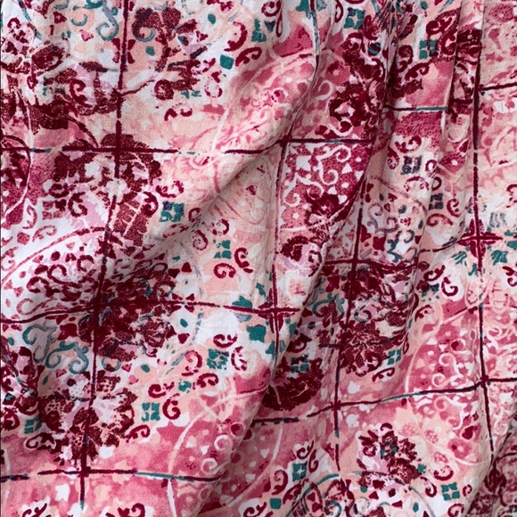 Beautiful top purchased from Kohl’s. - Picture 7 of 9